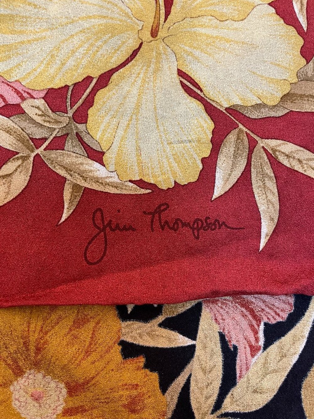 Jim Thompson Floral Silk Scarf 🌺 Rusty Red & Black Botanical Print | 33 x 32 - Picture 8 of 9